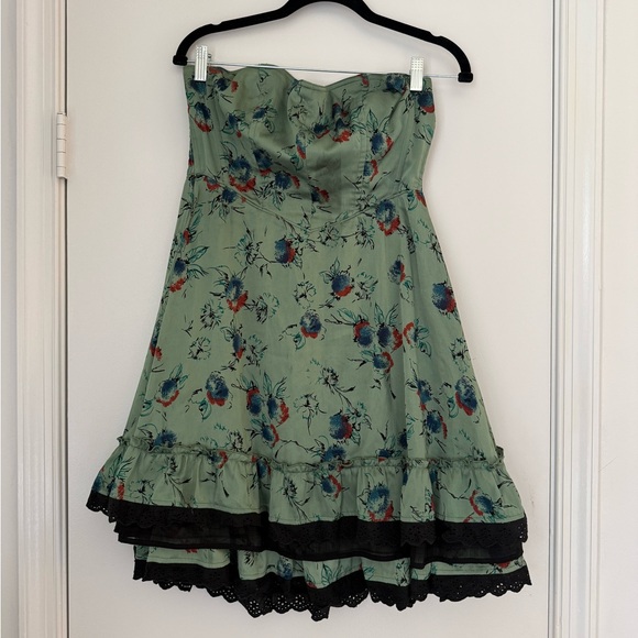 Free People Strapless Dress ASO Selena Gomez as Alex Russo in Wizards and Glee - Picture 5 of 15